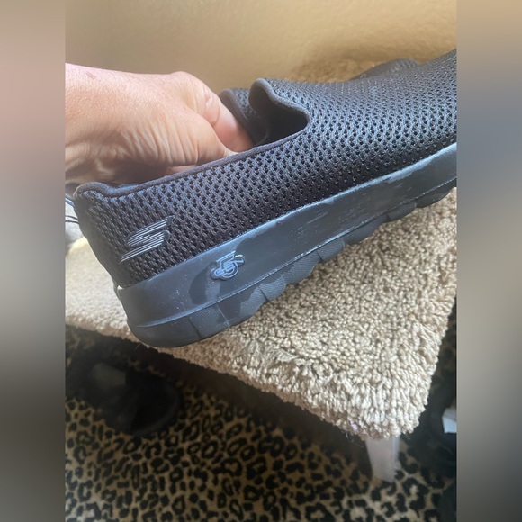Skechers GoWalk Shoes - Picture 4 of 7